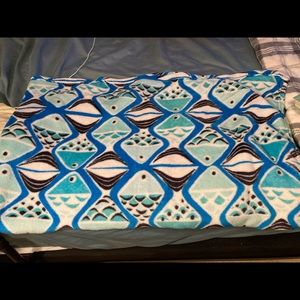 Vera Bradley 80x50 fleece throw in Go Fish Blue